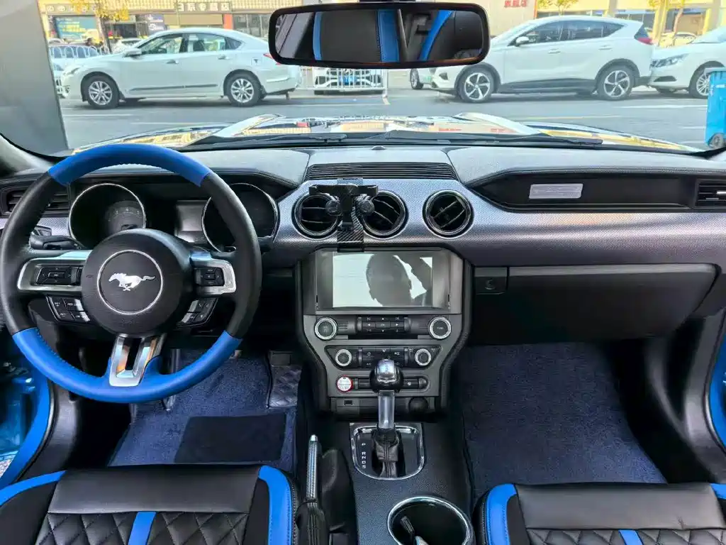 Ford Mustang — миниатюра 5