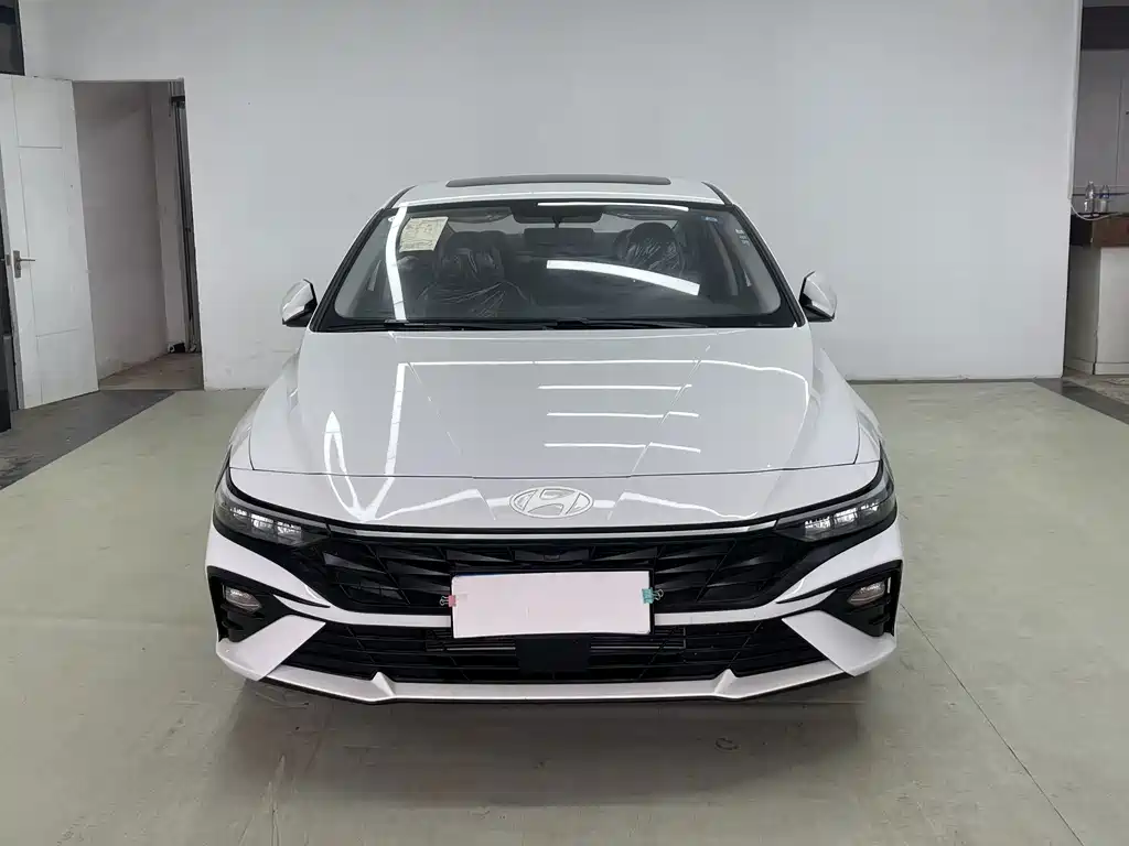 Hyundai Elantra — миниатюра 3
