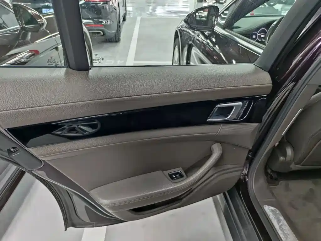Porsche Panamera — миниатюра 6