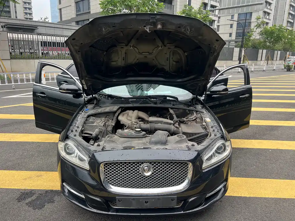 Jaguar XJ — миниатюра 16