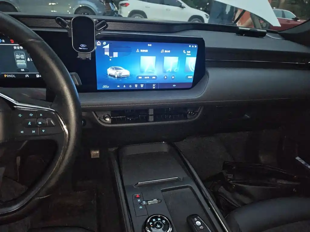 Ford Mondeo — миниатюра 9