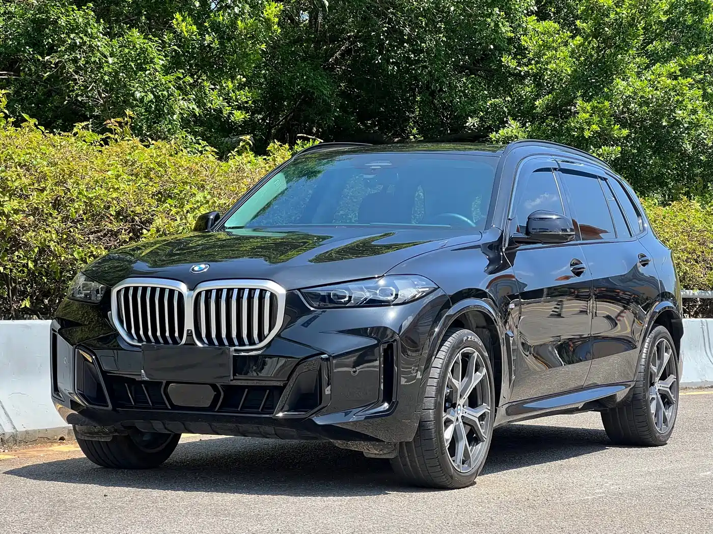 宝马X5 2023款 xDrive 30Li 尊享型M运动曜夜套装 2024