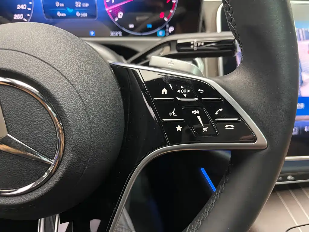Mercedes-Benz E-Class — миниатюра 30