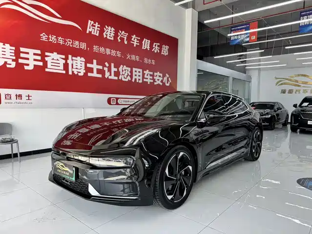 Zeekr 001 2023