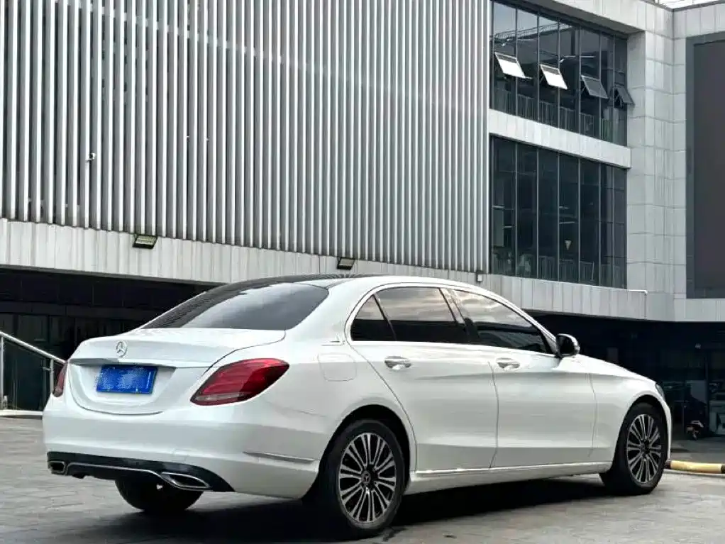 Mercedes-Benz C-Class — миниатюра 3