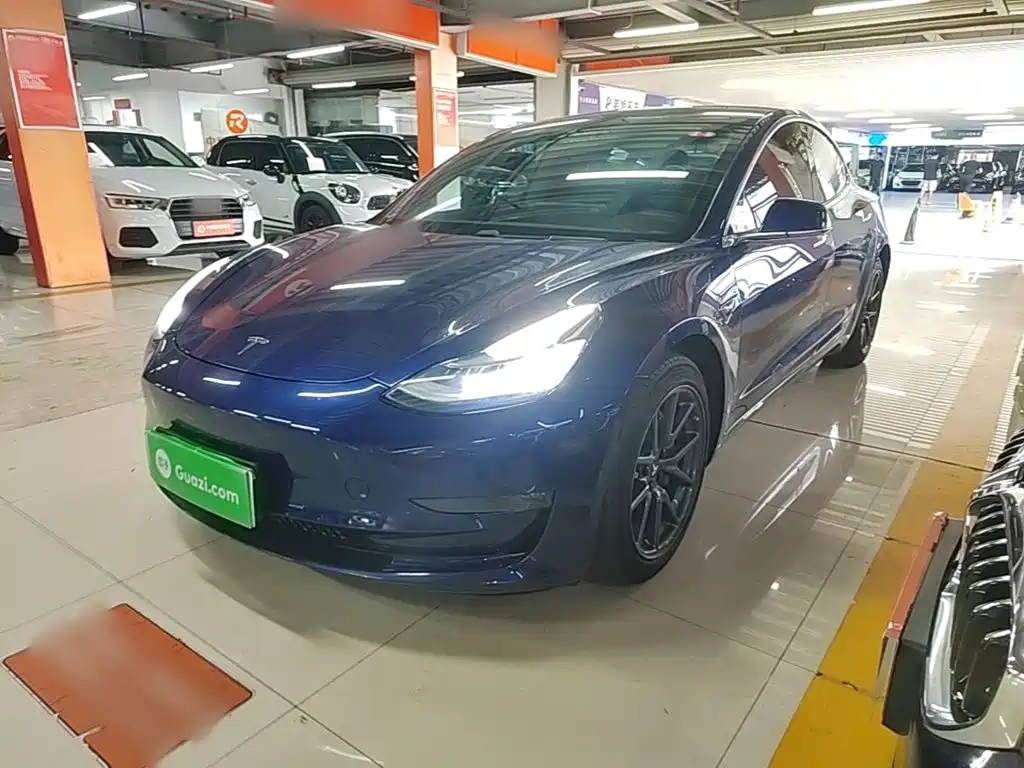 Tesla Model 3 — миниатюра 2