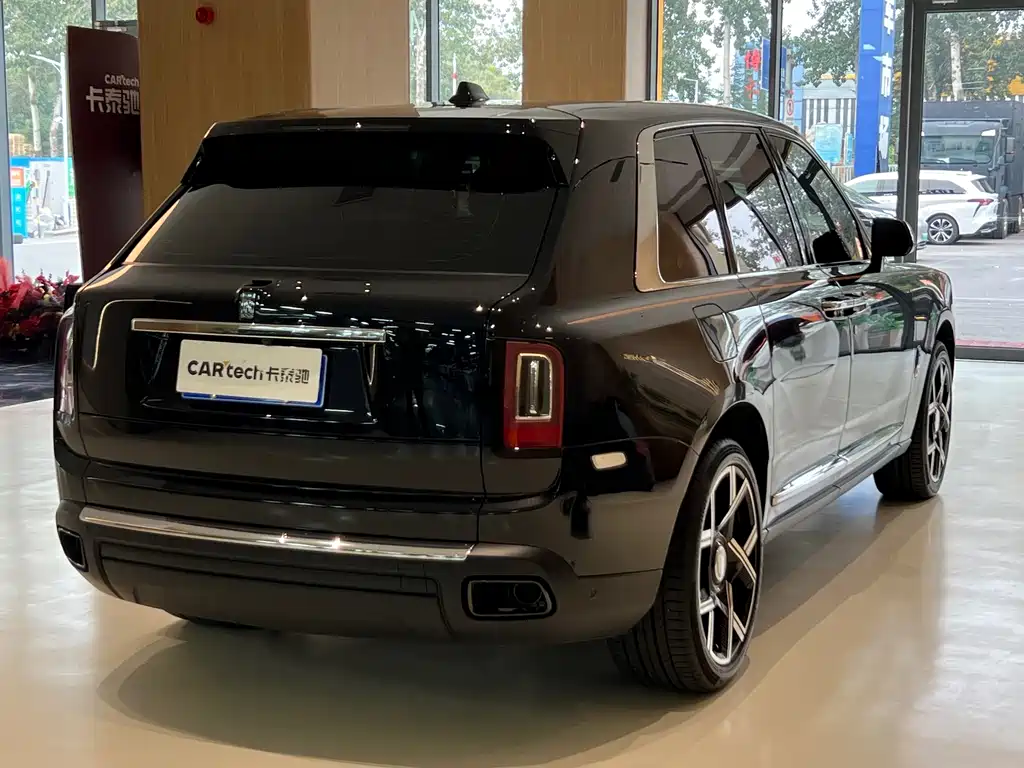Rolls-Royce Cullinan — миниатюра 22