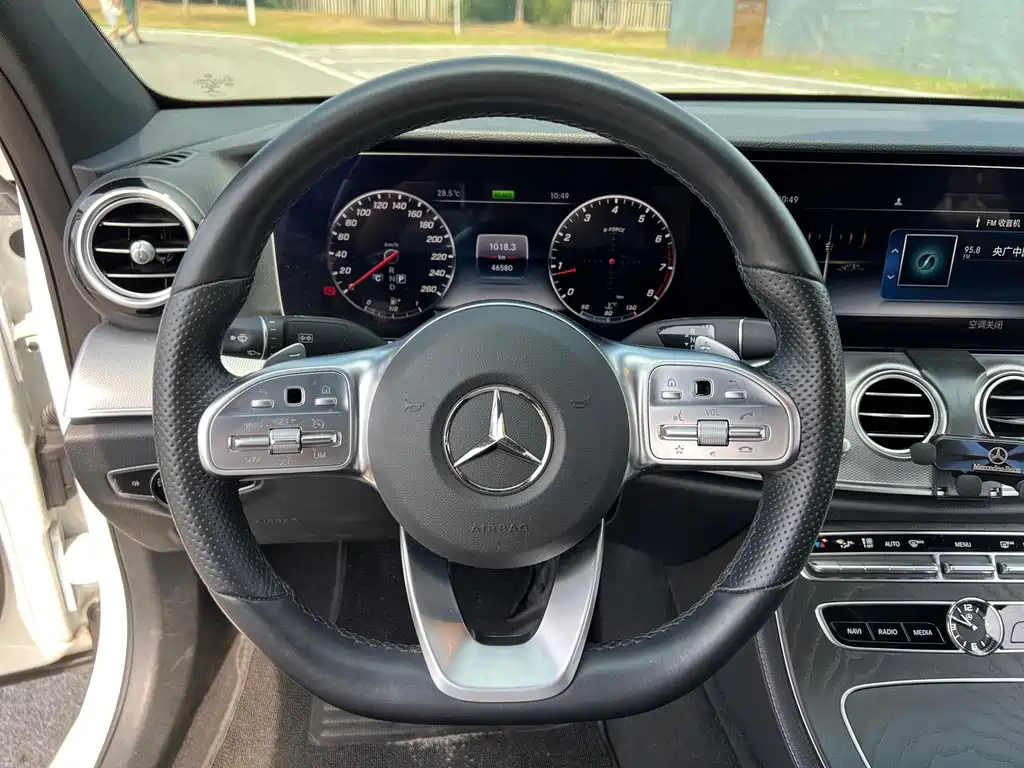 Mercedes-Benz E-Class (Import) — миниатюра 13