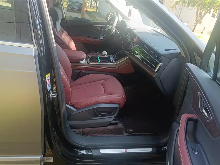 Audi Q7 2023 55 TFSI quattro S line Sport