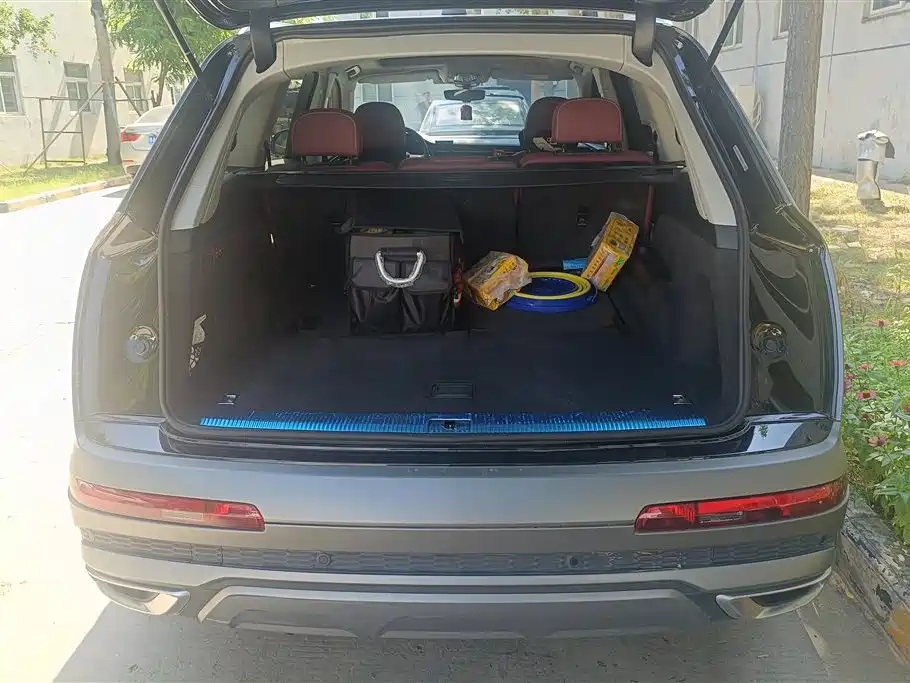 Audi Q7 2023 55 TFSI quattro S line Sport
