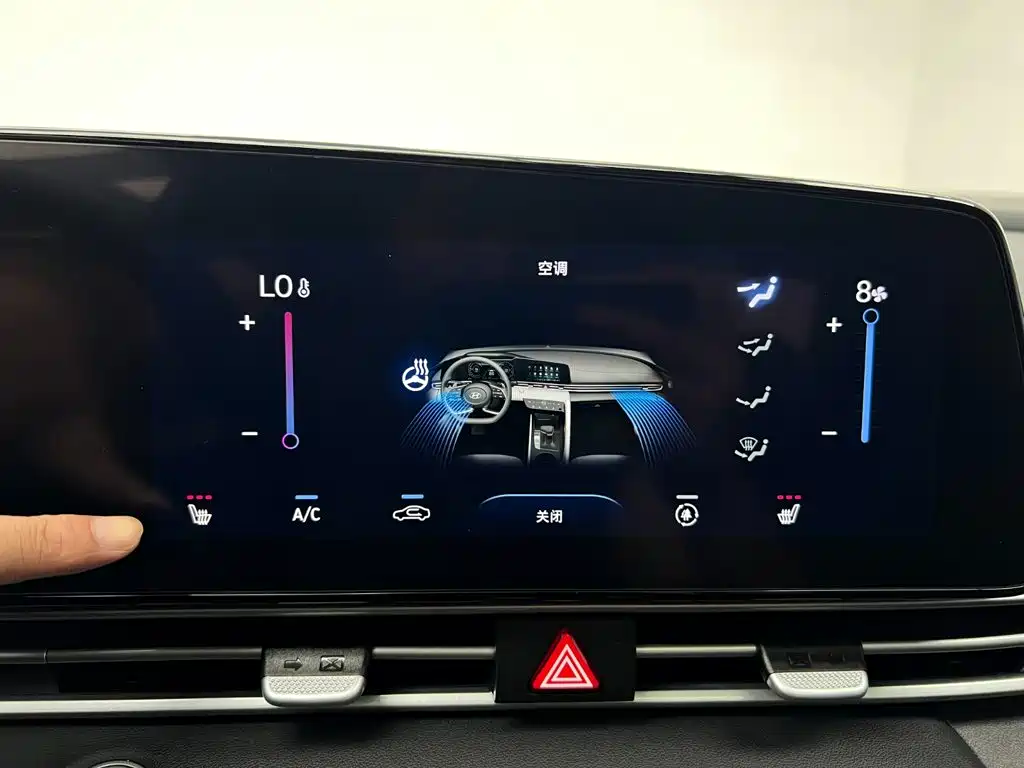 Hyundai Elantra — миниатюра 13