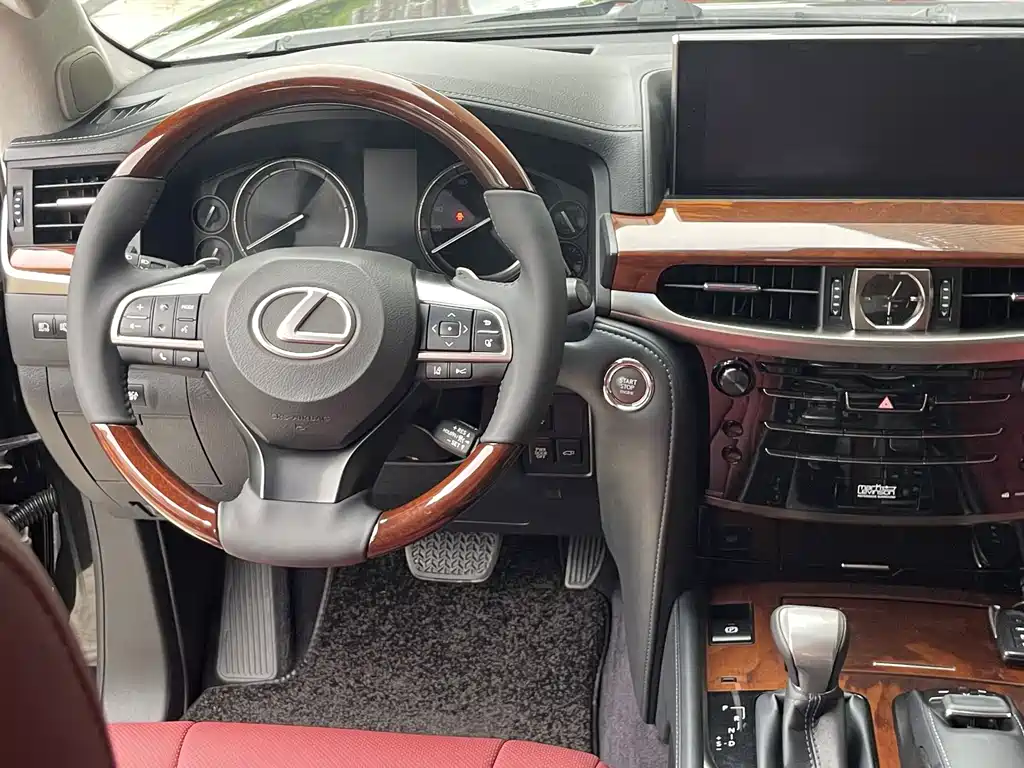 Lexus LX — миниатюра 9