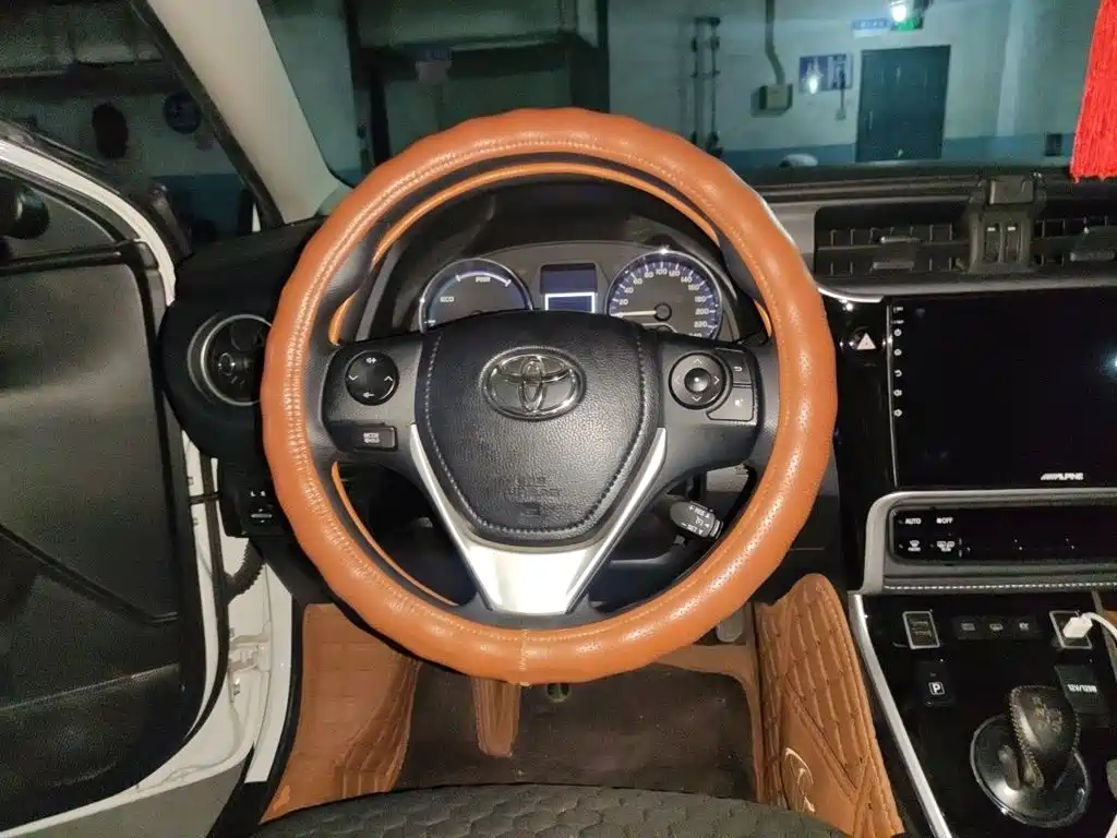 Toyota Corolla Hybrid — миниатюра 3