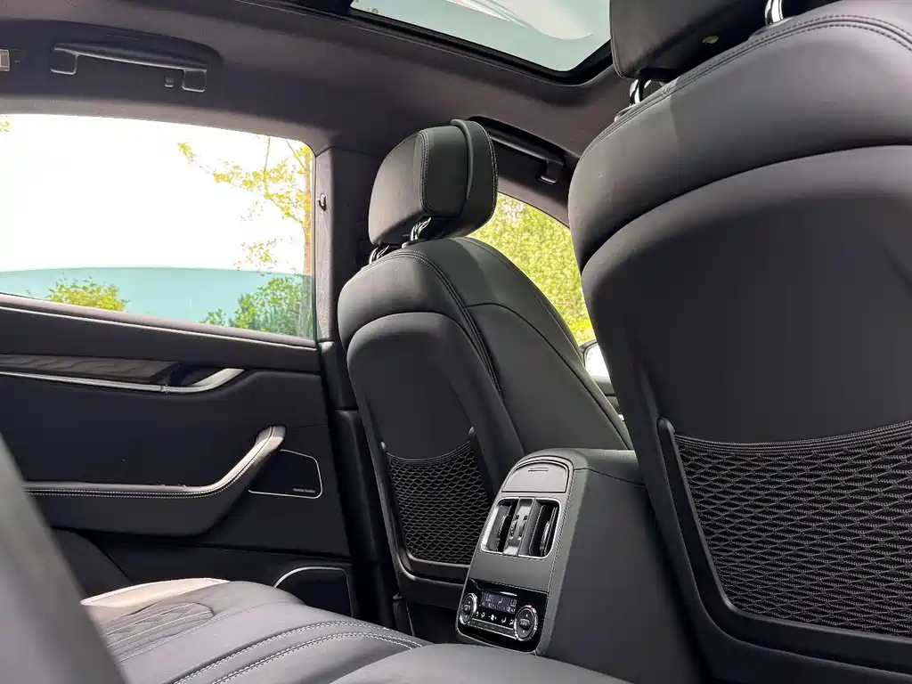 Maserati Levante — миниатюра 22