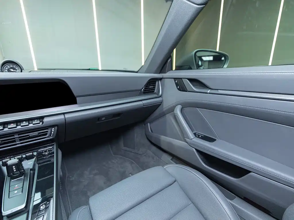 Porsche 911 2023 Carrera 3.0T