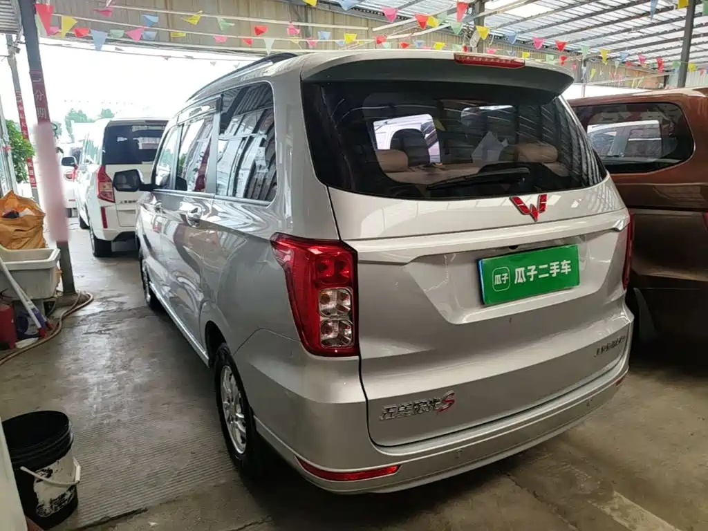 Wuling Hongguang — миниатюра 5