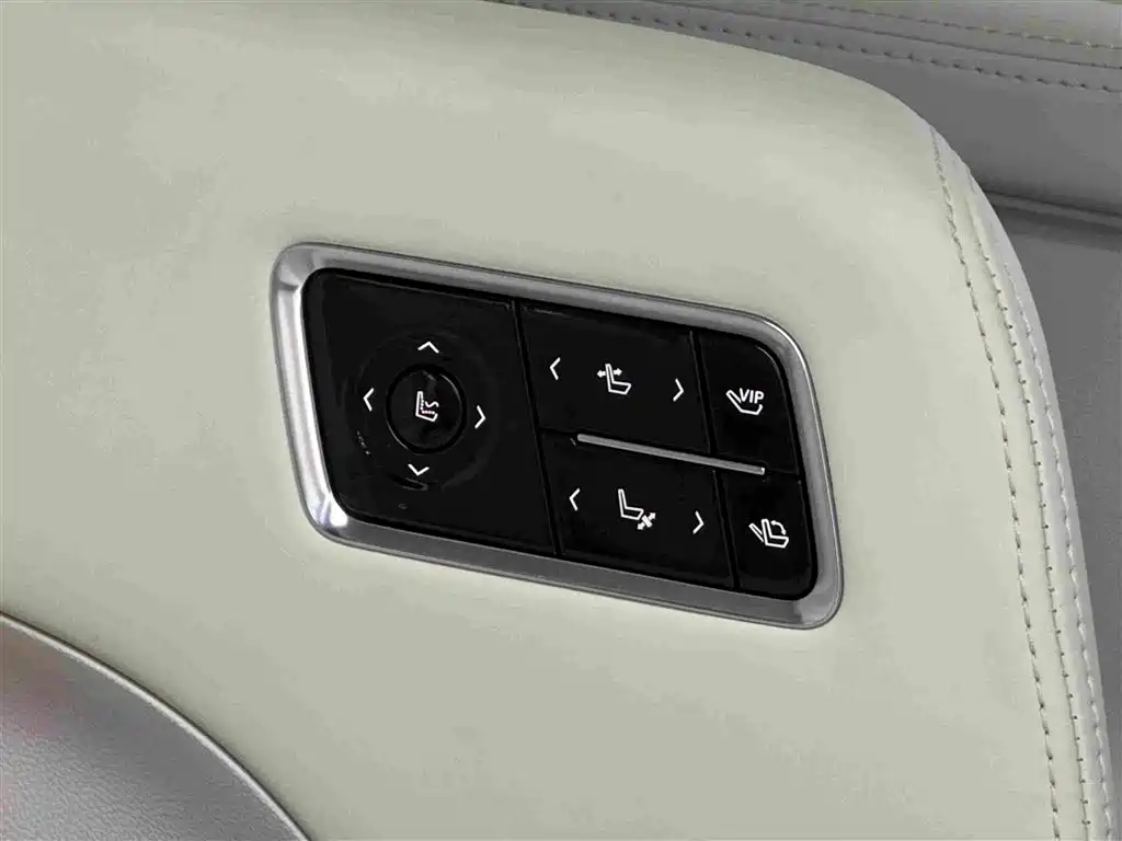 Buick GL8 Hybrid — миниатюра 11