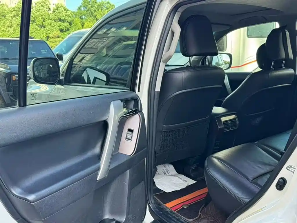 Toyota Prado — миниатюра 4