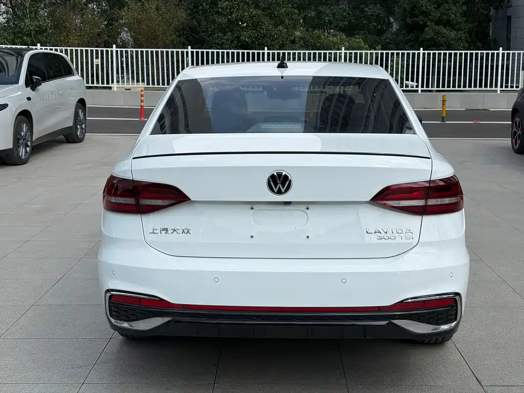 Volkswagen Lavida — миниатюра 12
