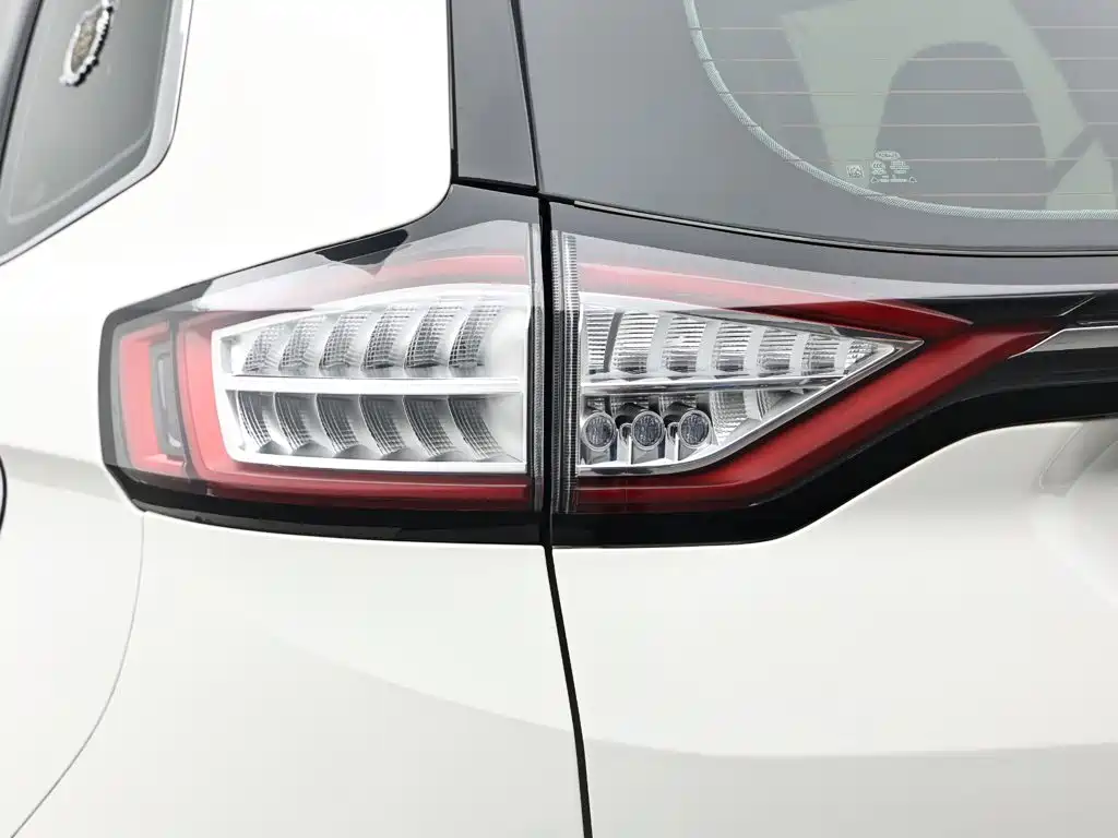 Ford Edge — миниатюра 7