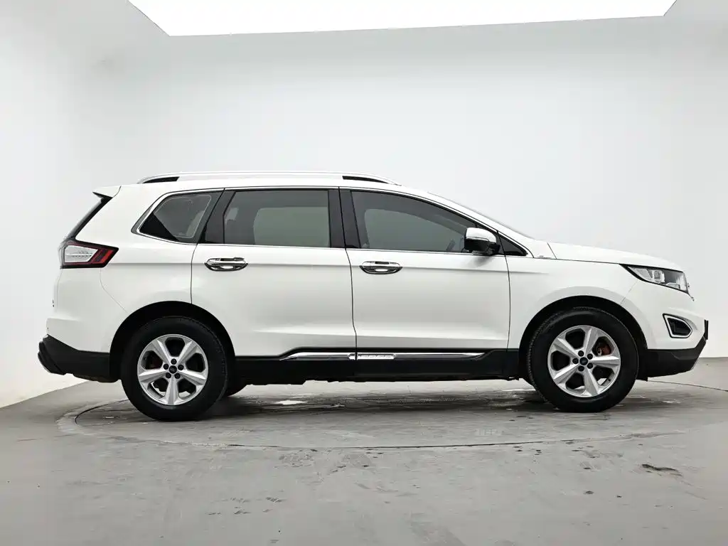 Ford Edge — миниатюра 5