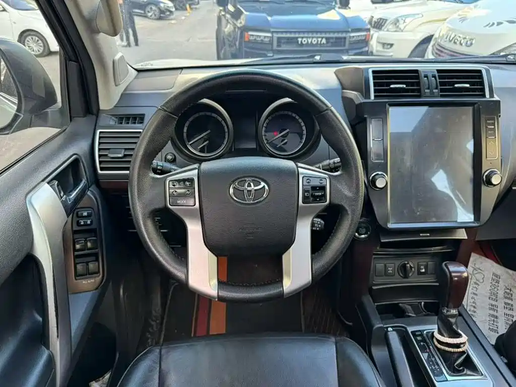 Toyota Prado — миниатюра 7