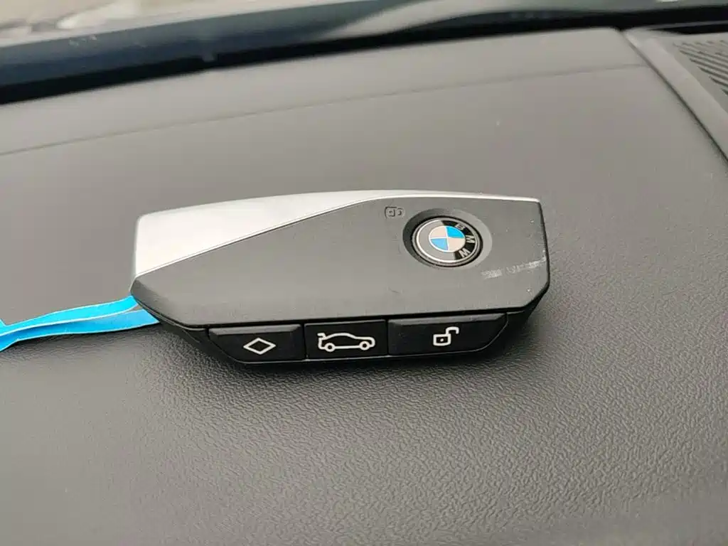 BMW 5 Series — миниатюра 9