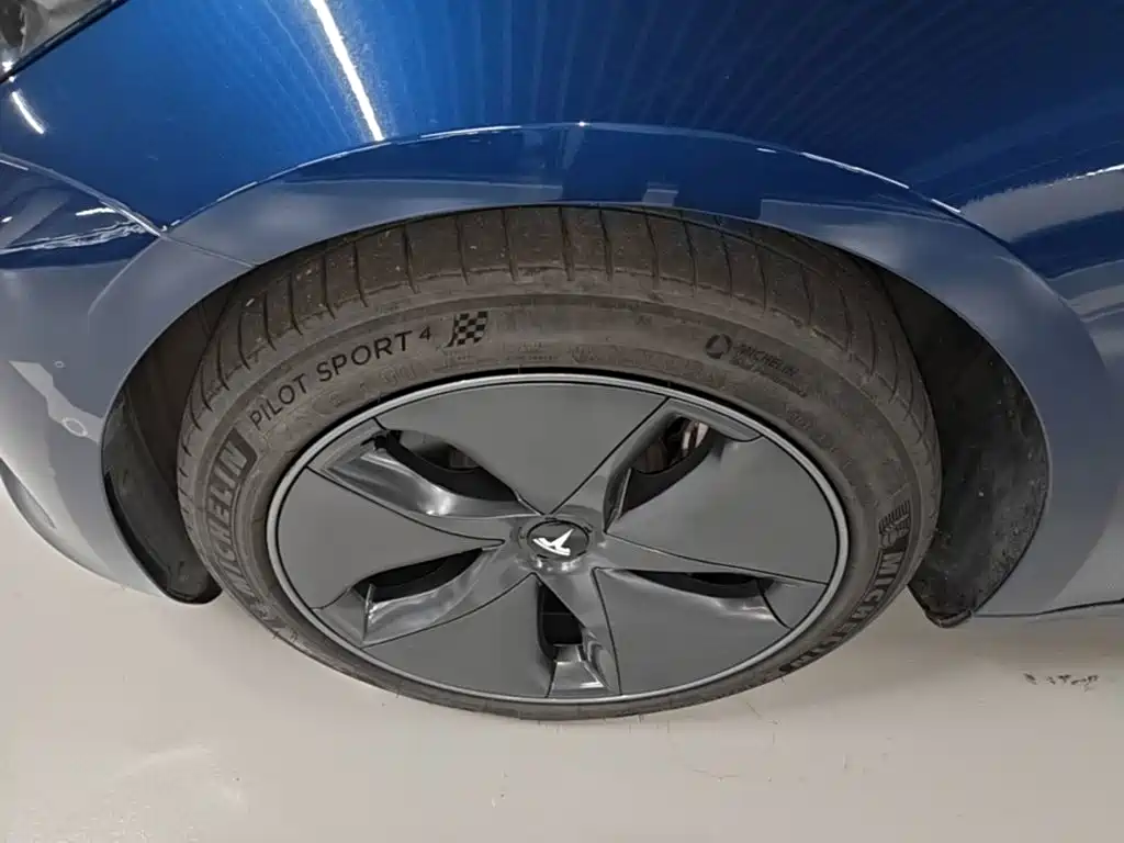 Tesla Model 3 — миниатюра 23
