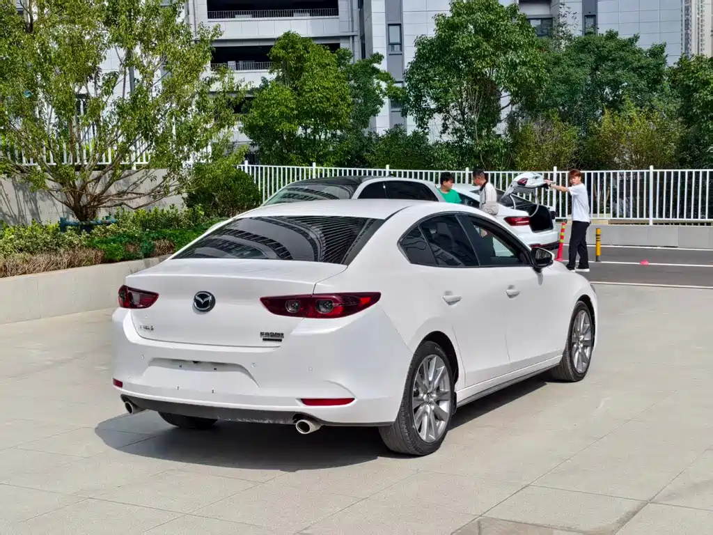 Mazda 3 Axela — миниатюра 13
