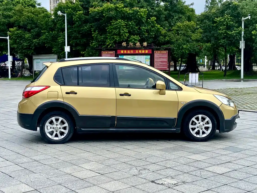Venucia R50X — миниатюра 6