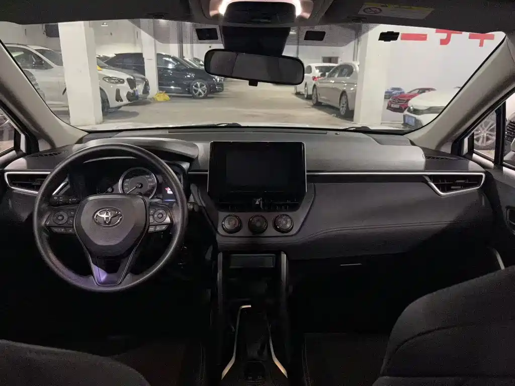 Toyota Corolla Cross — миниатюра 8
