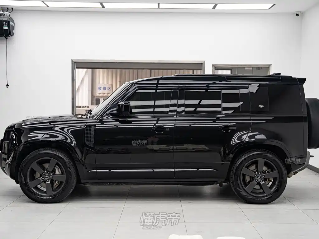 Land Rover Defender — миниатюра 4