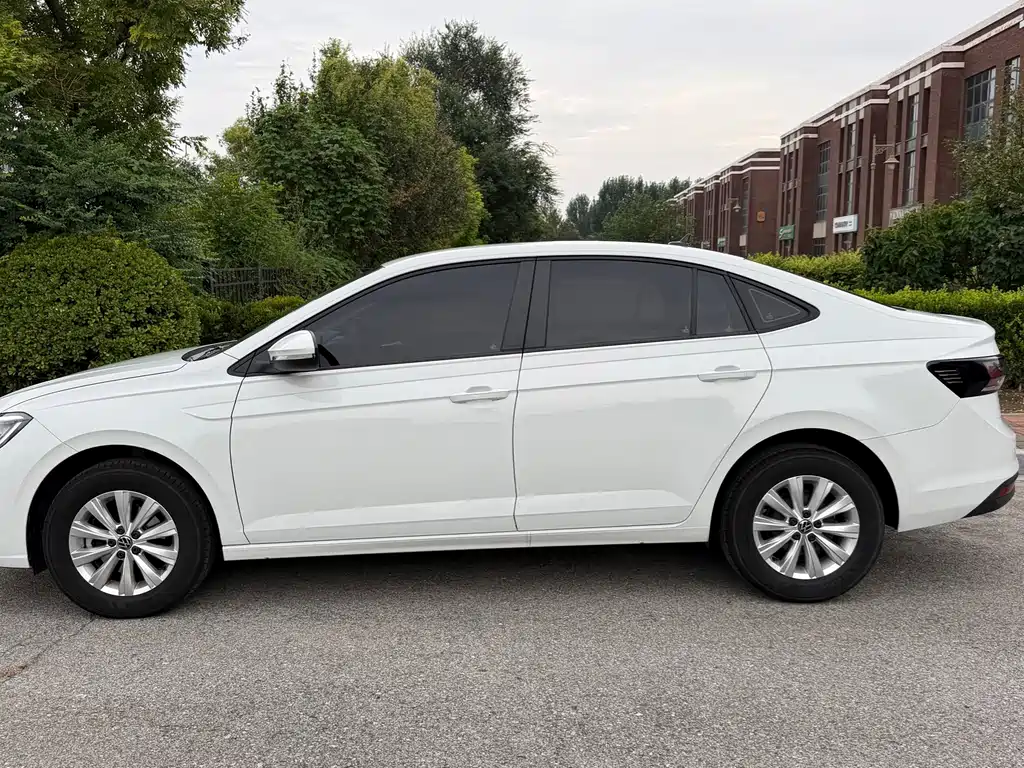 Volkswagen Lavida — миниатюра 10