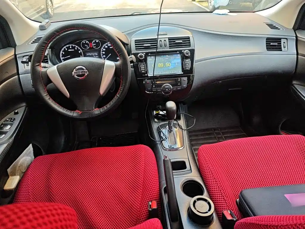 Nissan Tiida — миниатюра 10