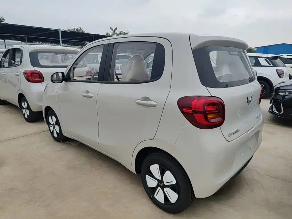 Wuling MINIEV — миниатюра 5