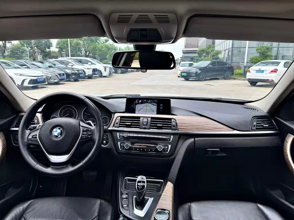 BMW 3 Series — миниатюра 5