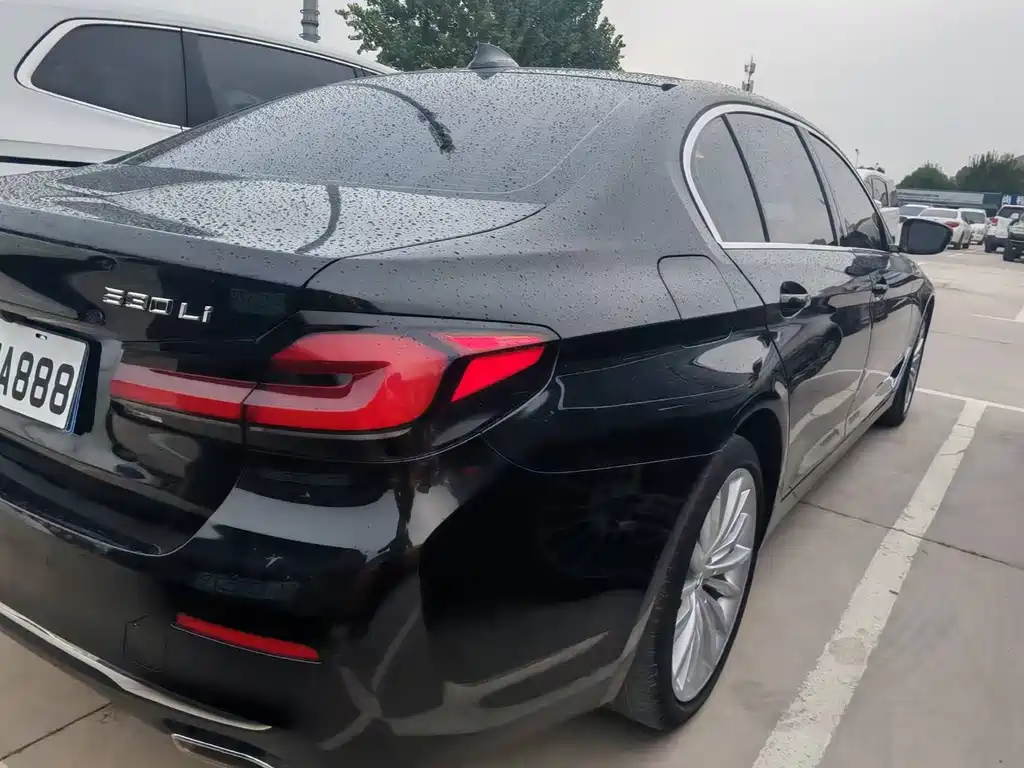 BMW 5 Series — миниатюра 6
