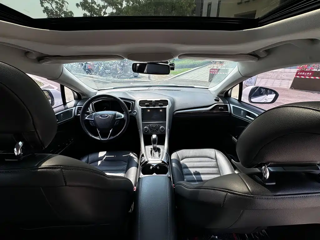 Ford Mondeo 2013 2.0L GTDi200 Fashion