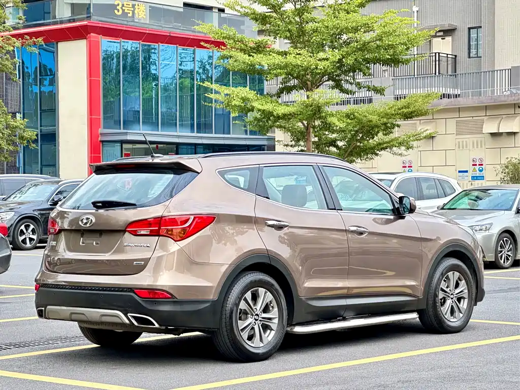 Hyundai Santa Fe — миниатюра 6