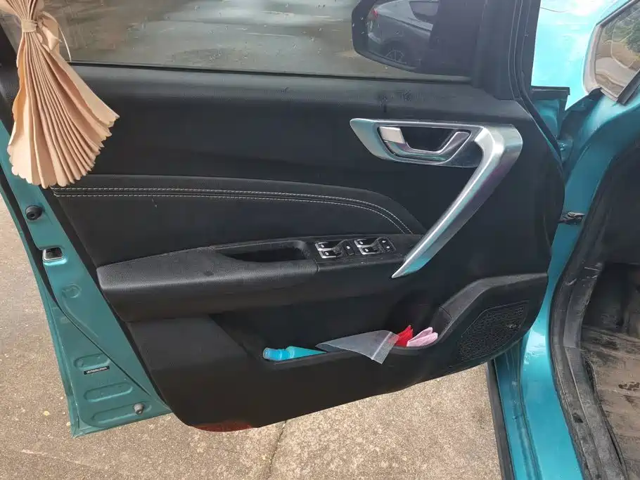 Geely Vision X3 — миниатюра 7