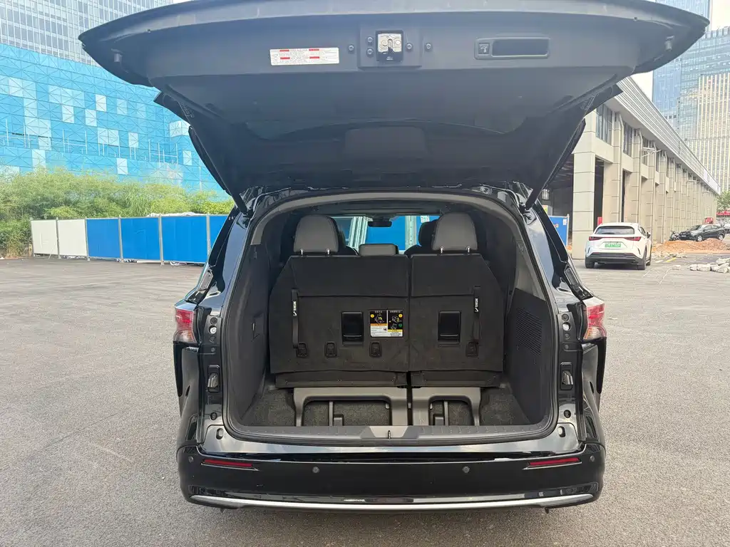 Toyota Sienna — миниатюра 14