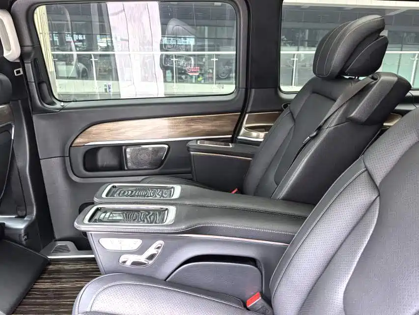 Mercedes-Benz V-Class — миниатюра 7
