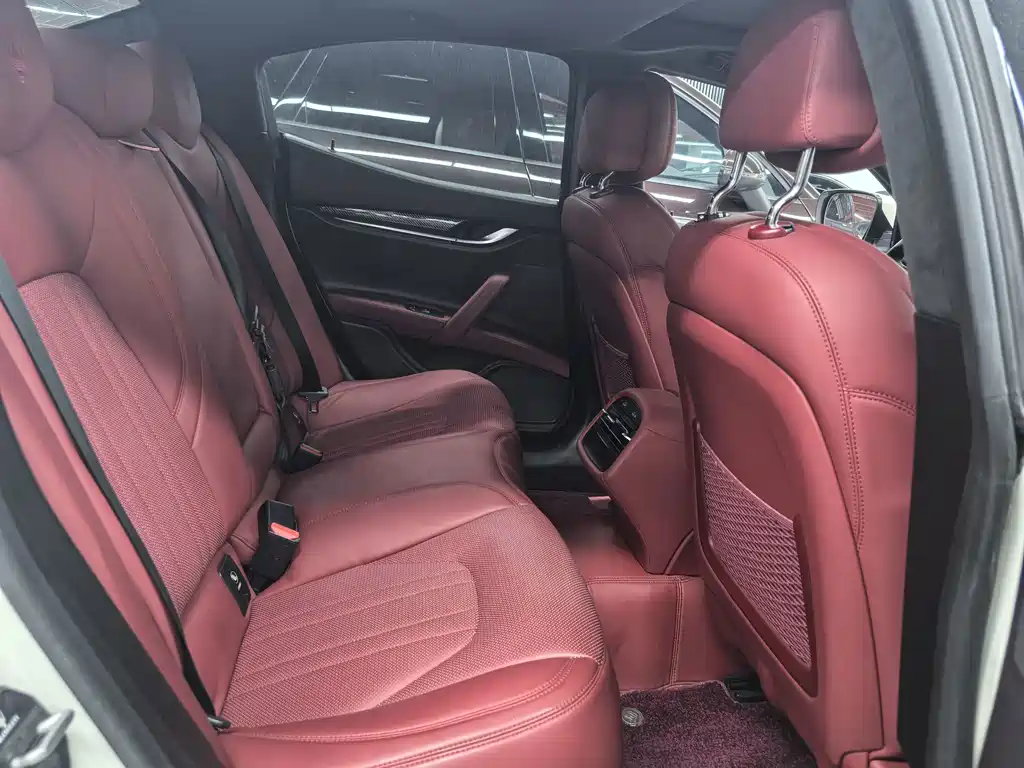 Maserati Ghibli — миниатюра 9