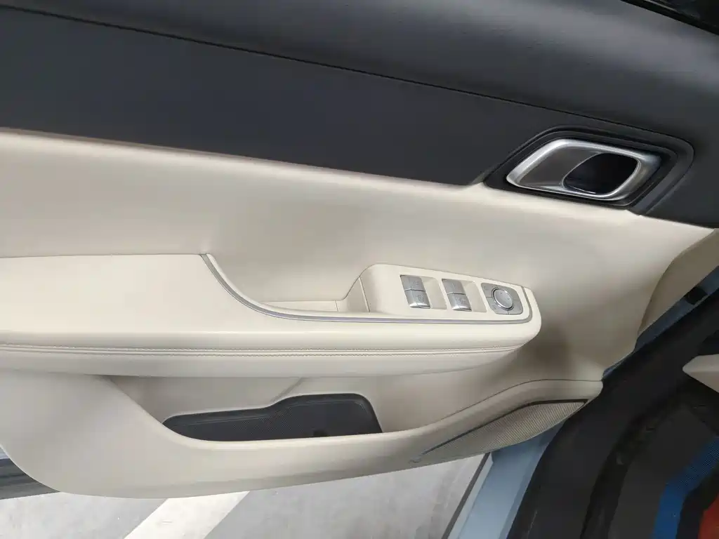 Li Auto Li ONE — миниатюра 5