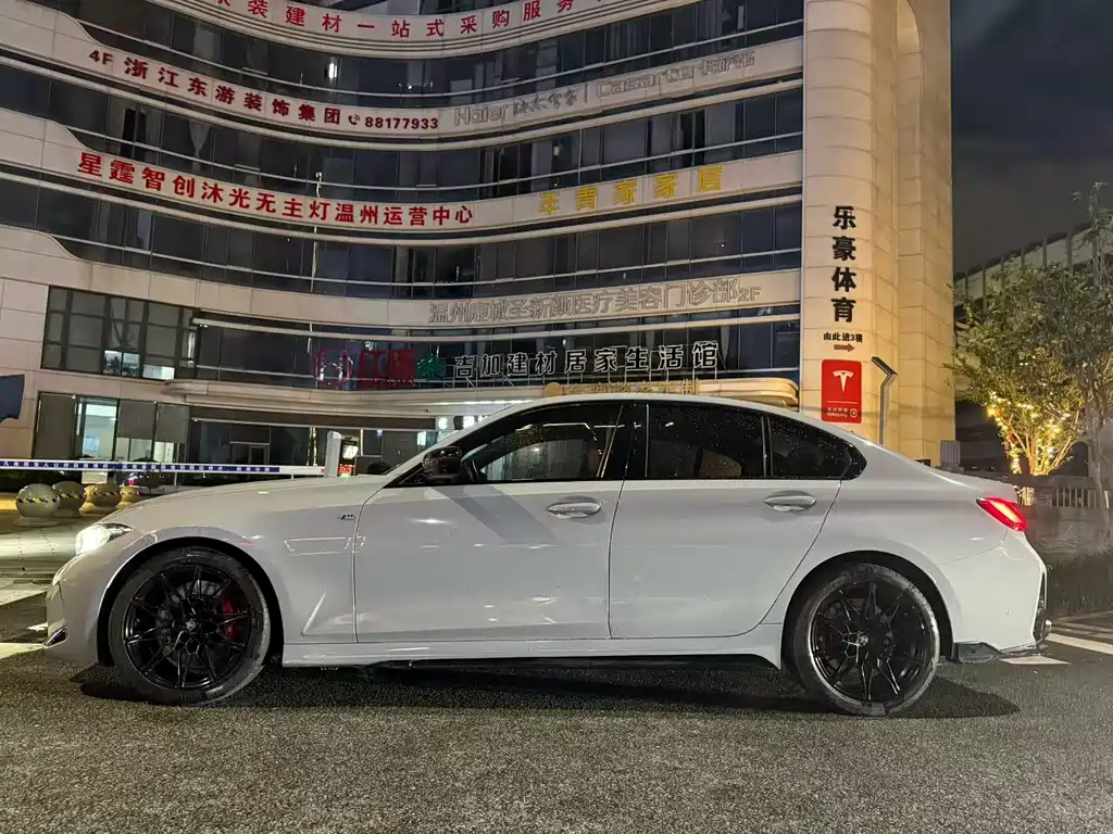 BMW 3 Series — миниатюра 3