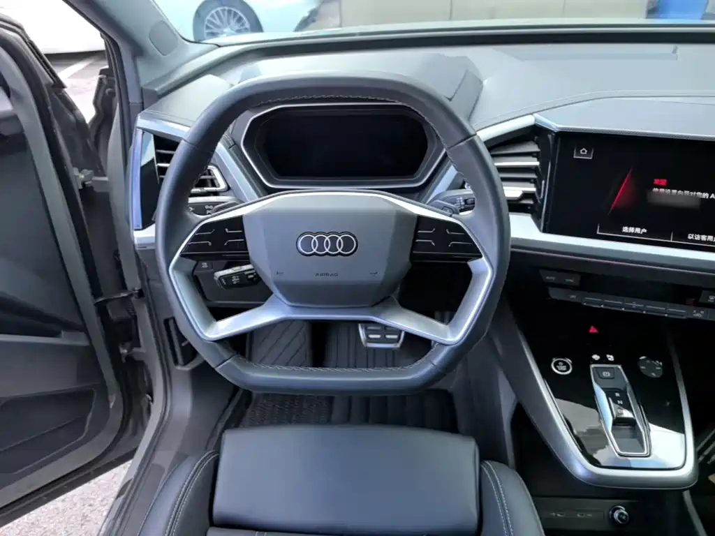 Audi Q4 e-tron — миниатюра 11