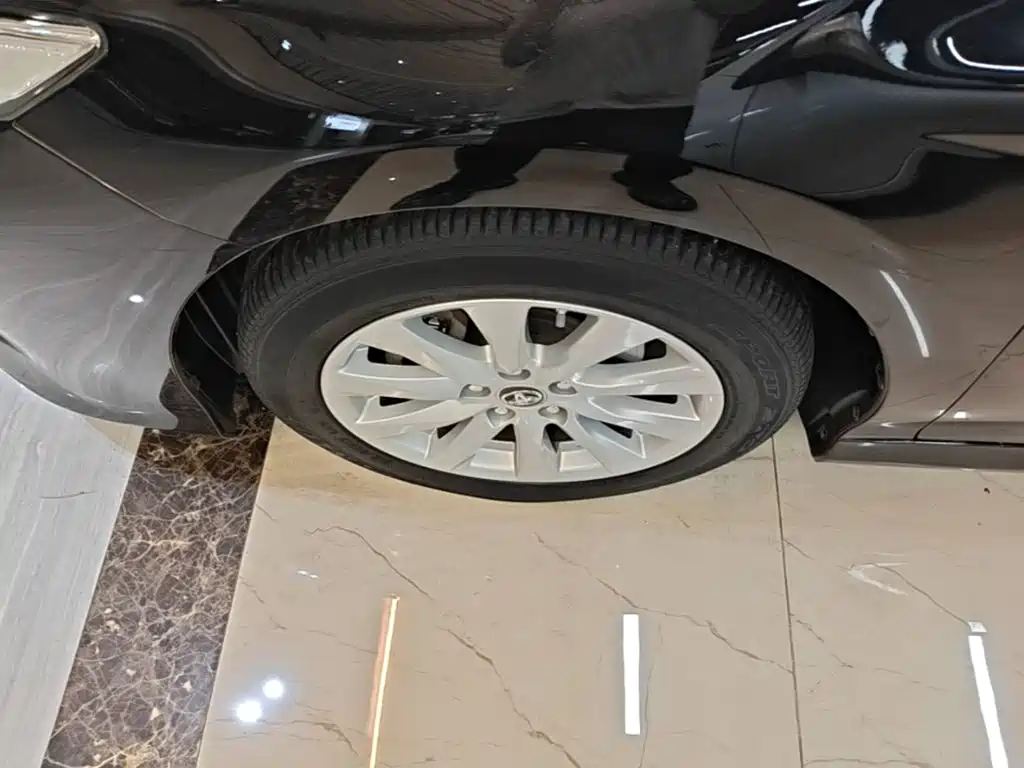 Toyota Camry — миниатюра 23