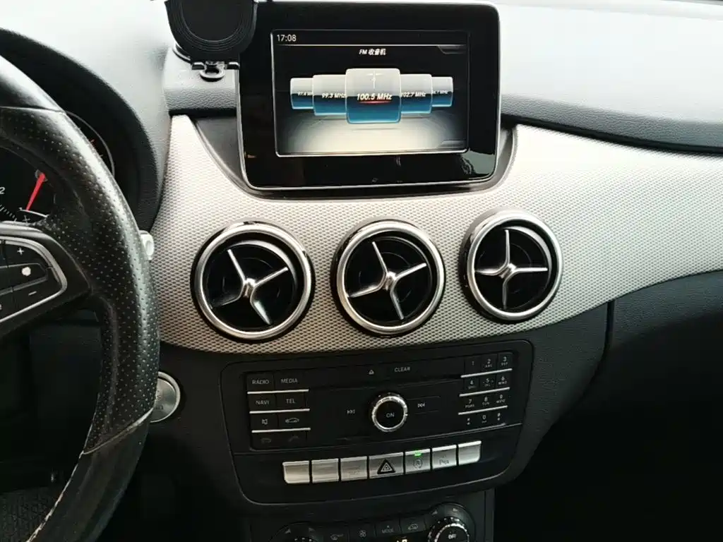 Mercedes-Benz B-Class — миниатюра 13
