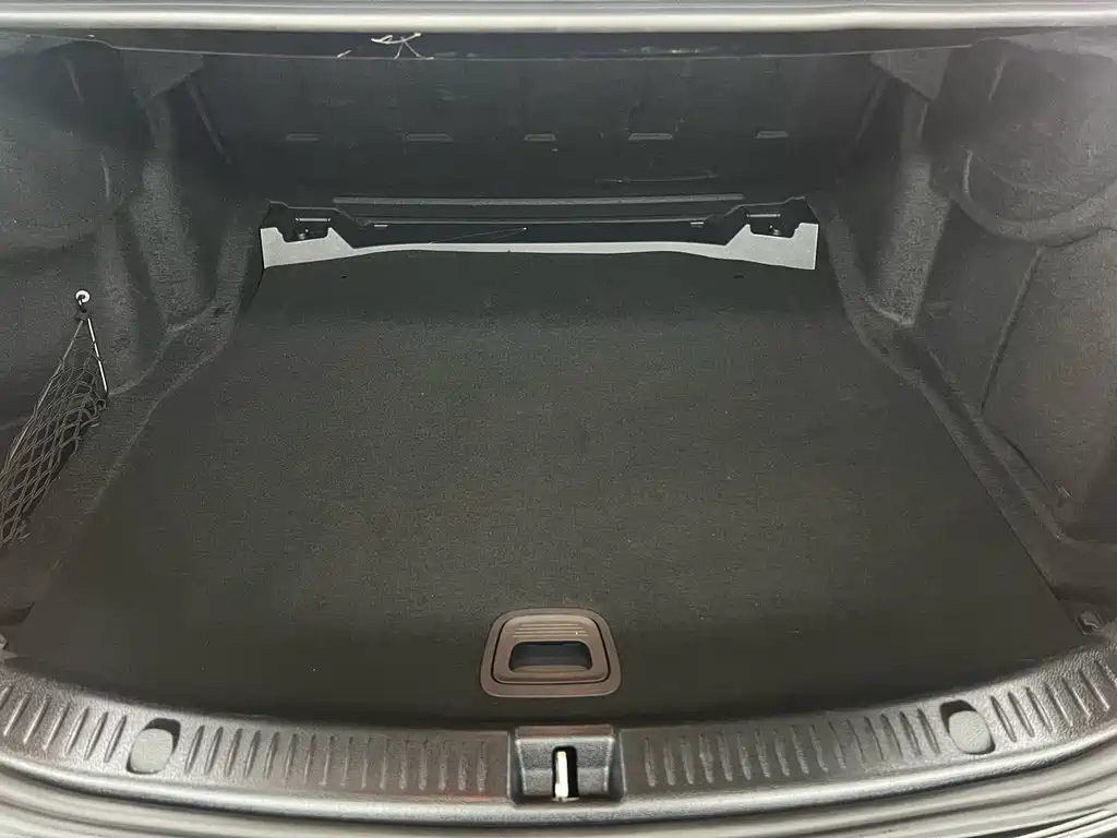 Mercedes-Benz E-Class — миниатюра 27