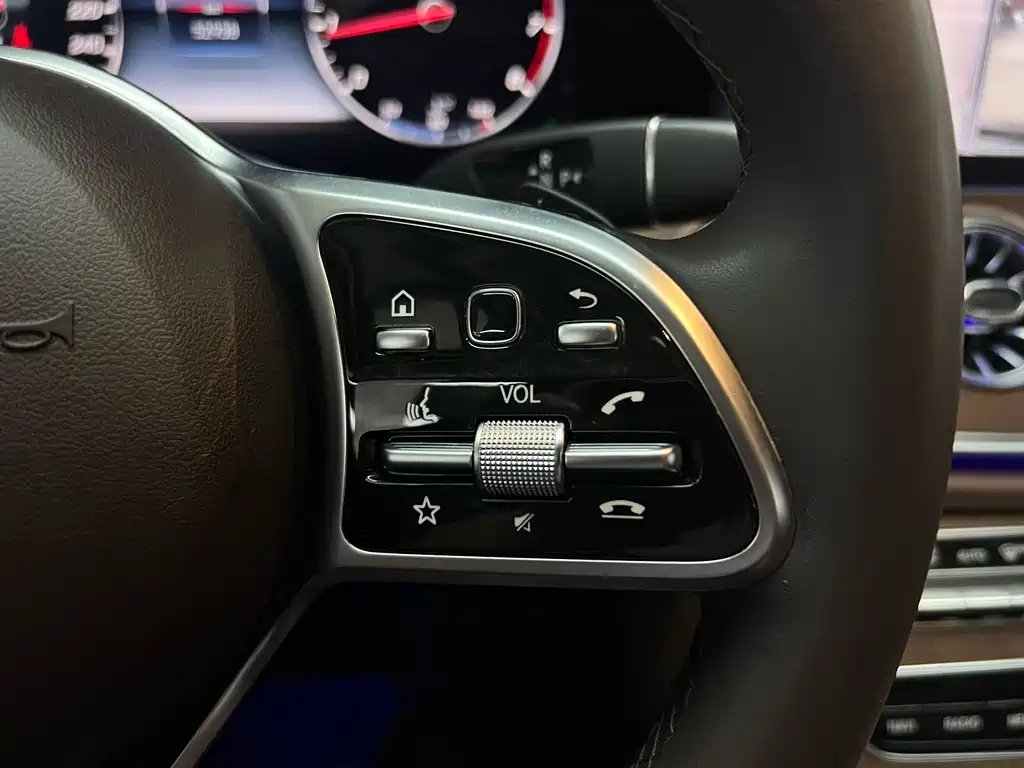Mercedes-Benz E-Class — миниатюра 25